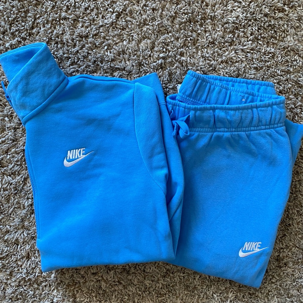 Nike Womens University Blue Sweatpants and Quarter Zip Set